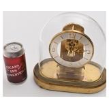 *Horloge Kundo, sous dôme en verre