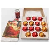 Boules de Noël en verre et linge à vaisselle