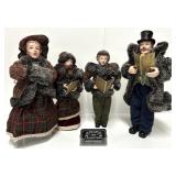 Chanteurs de Noël, en porcelaine et tissu,