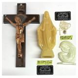 Lot religieux, dont 2 pièces phosphorescentes