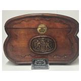 Grand coffre en bois