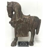 *Grand cheval en bois, sculpté, lourd