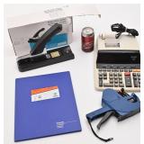 Lot de papeterie, calculatrice électrique,