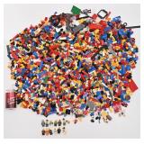 Gros lot de blocs Lego, avec figurines