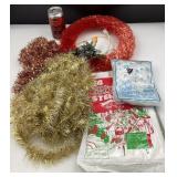 Lot de Noël, vintage, dont guirlandes et couronne