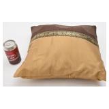 Coussin en soie, de Thaïlande, 16'' x 16''
