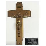 Crucifix en métal non ferromagnétique, très