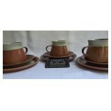 Tasses à thé / café, poterie Sial, et assiettes,
