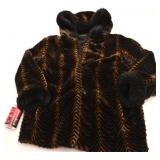 Manteau Sequence, en fausse fourrure, grandeur L