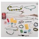 Lot de bijoux, dont Lia Sophia et malachite