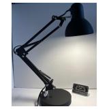 Lampe de travail articulée, fonctionnelle