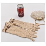Ancienne bourse perlée, avec gants