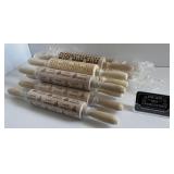 9 rouleaux à pte en bois embossé