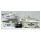 3 plats CorningWare cornflower, avec couvercles,