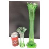 2 vases en verre vert