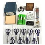 Thermomètre de Galilée et accessoires de bureau,