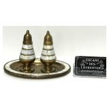 Salière et poivrière en laiton avec mosaïque de