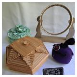 Objets de couture et de broderie, art populaire,