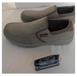Souliers Skechers, taille 10, comme neufs