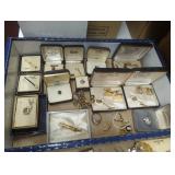 Tray lot costume jewelry rings necklace earrings