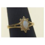 Ladies ring marked 14k size 5 1/2 1.7 grams