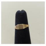 Childs 10k gold ring .87 grams size 3 1/2