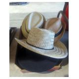 Lot of men's hats new like new