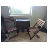 Small kitchen patio table chair set like new