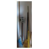 Miscellaneous garden tools