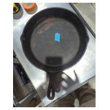 Large cast iron skillet 10sk