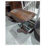 Small drop leaf endstand table Maple 22x25