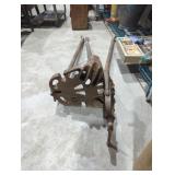 Rigid pipe threader base