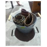 Small wash tub and 3 small woven rug table