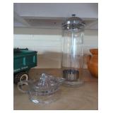 Straw dispenser & juicer
