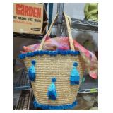 Sewing woven bag with linens