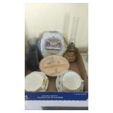Trade a lot of household kitchen collectibles