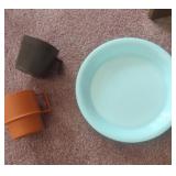 Vintage Tupperware cup, misc  and Pyrex pie plate