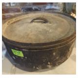 Cast iron no. 12 footed kettle
