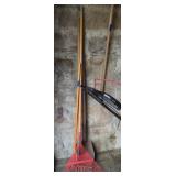 Leaf brake garden rake and round mouth shovel