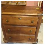 Broyhill English miniature style chest of drawers