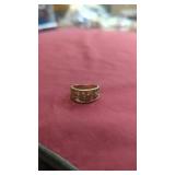 10K gold elephant theme ring size 7 3.6g