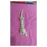 Gold tongue tiger shoulder brooch