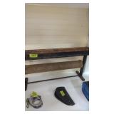 Butcher's paper dispenser with cutter