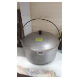 Club aluminum stock pot