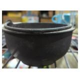 4' cast iron cauldron