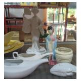 Miscellaneous Asian theme porcelain China music