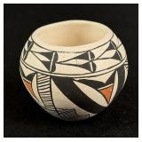 EL Acoma Pueblo Pot