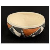 Acoma Pueblo Pottery Bowl Pot