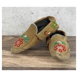 Cree Native American Indian Beaded Moccasins