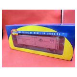 Athearn Trains PFE Steel Reefer HO Box Car